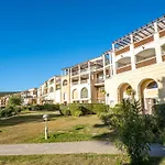 Apartment Le Belvedere - R8 327 By Interhome *