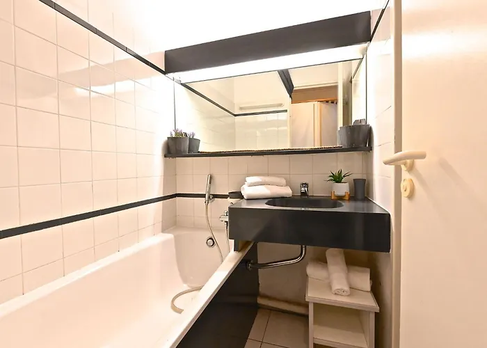 Le Belvedere - R8 327 By Interhome Saint-Raphaël