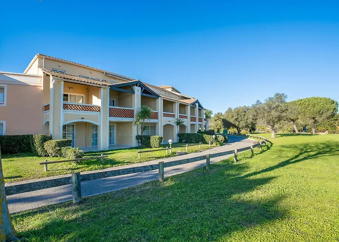 Appartement Le Belvedere - R8 327 By Interhome